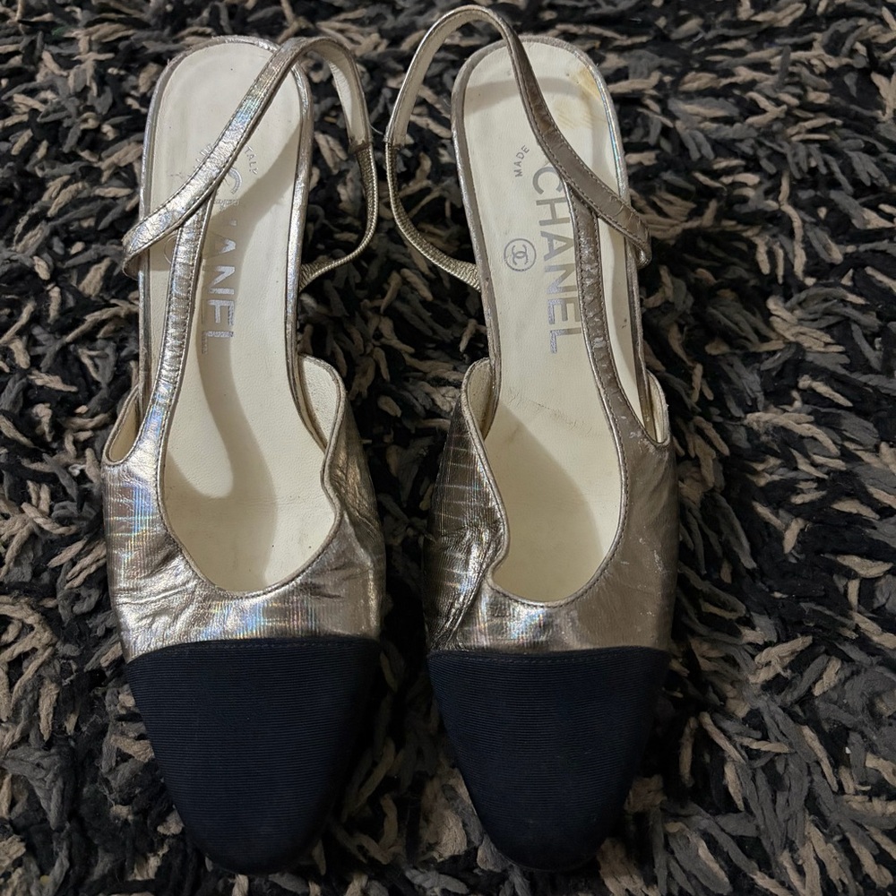 Authentic CHANEL Metallic silver Leather Black Cap Toe Slingback Heels 36